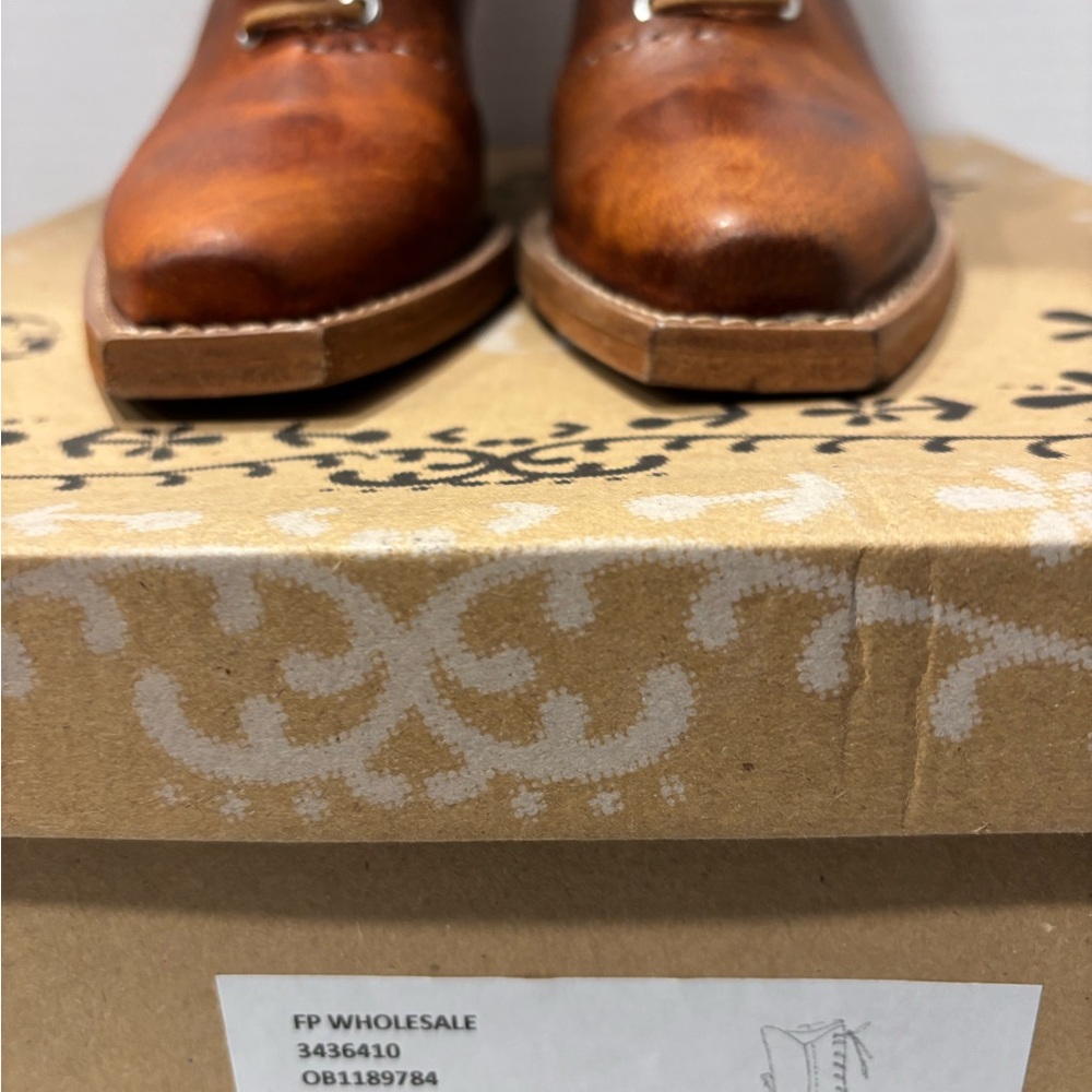 We The Free Canyon Lace-Up Boots in Whiskey Square Toe Zipper Size 36 - Picture 2 of 10